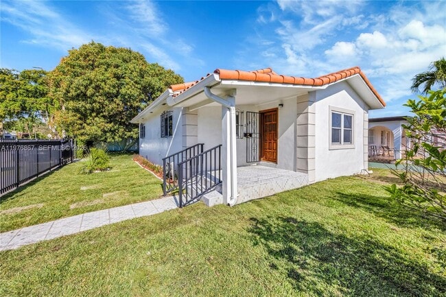 150 SW 58th Ave in Miami, FL - Building Photo - Building Photo