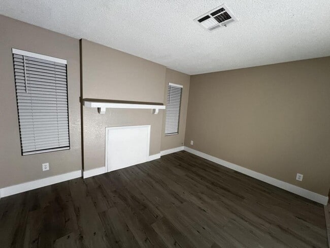 4221 Middlesex Ave in Las Vegas, NV - Building Photo - Building Photo