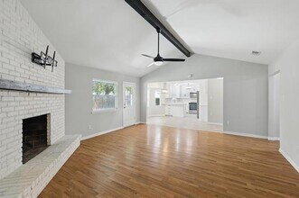 8609 Main St in North Richland Hills, TX - Building Photo - Building Photo