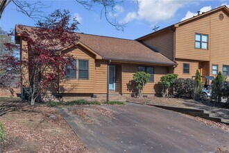 100 Sunningdale Ct in Easley, SC - Building Photo - Building Photo