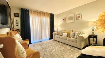 8521 Hearth Dr in Houston, TX - Building Photo