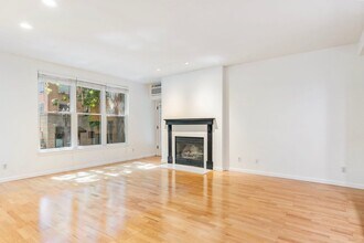 205 S Montgomery St in Portland, OR - Building Photo - Building Photo