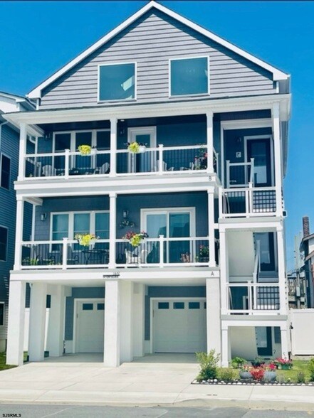 19 N Wyoming Ave, Unit 206 in Ventnor City, NJ - Building Photo