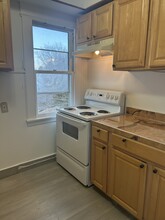 214 Oak St, Unit 3 in Waterbury, CT - Building Photo - Building Photo