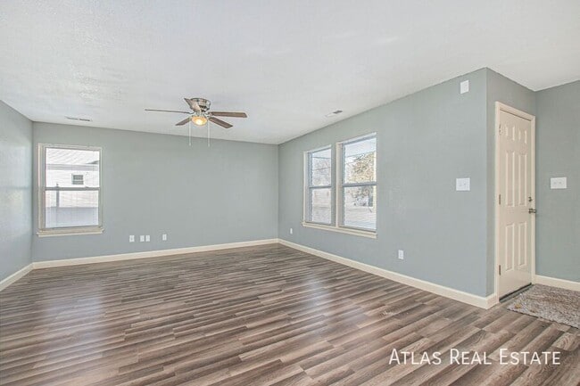 403 SW 15 St in Blue Springs, MO - Building Photo - Building Photo