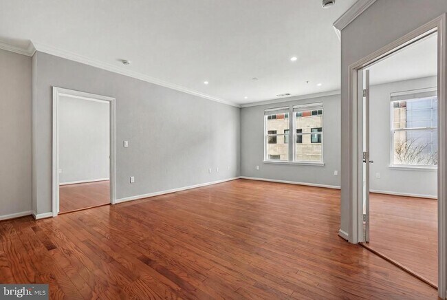 12001 Market St in Reston, VA - Building Photo - Building Photo