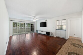 12568 Shoreline Dr in Wellington, FL - Building Photo - Building Photo