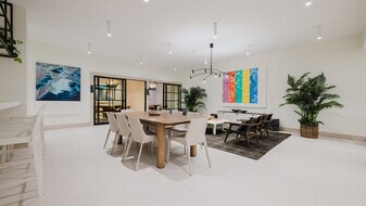 20 NW 2nd St in Miami, FL - Building Photo