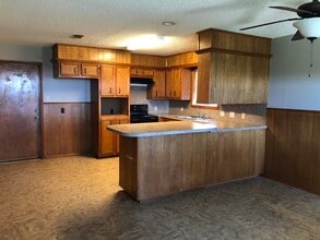 508 Holly St in Levelland, TX - Building Photo - Building Photo