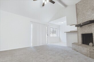 7015 Maple Fox Dr in Humble, TX - Building Photo - Building Photo