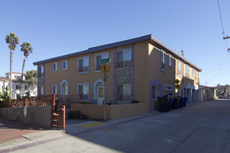 Mission Beach Apartments in San Diego, CA - Building Photo - Building Photo