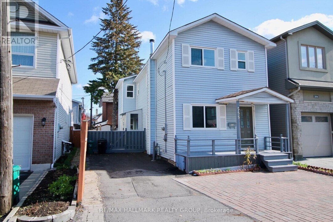 255 Westhaven Crescent in Ottawa, ON - Building Photo