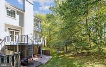 1310 Park Garden Ln in Reston, VA - Building Photo - Building Photo