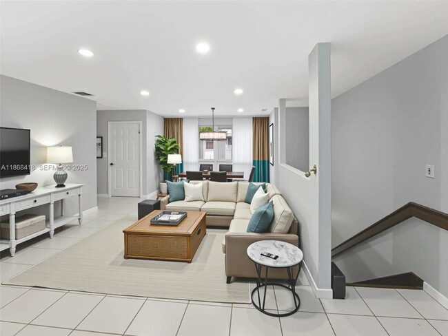 5755 NW 109th Ave in Doral, FL - Building Photo - Building Photo