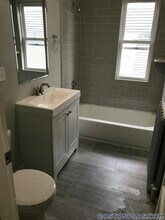 109 Pleasant St, Unit 2 in Boston, MA - Foto de edificio - Building Photo