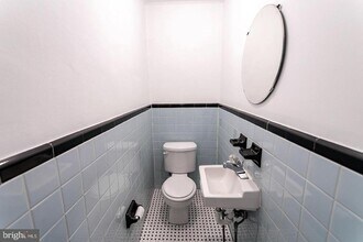 2306 E Cambria St in Philadelphia, PA - Foto de edificio - Building Photo