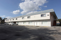 7841 Johnson St in Pembroke Pines, FL - Building Photo - Building Photo