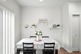 5613 N E 129th Pl in Vancouver, WA - Building Photo - Building Photo