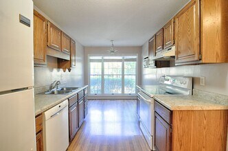 106 Mallard Ct in Chapel Hill, NC - Building Photo - Building Photo