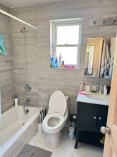 9838 Eckford Ave, Unit First Floor in Ozone Park, NY - Building Photo - Building Photo