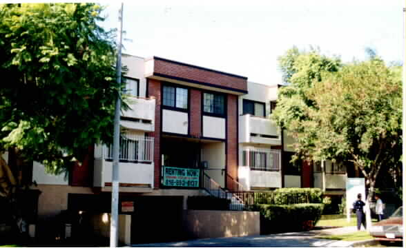 9129 Tobias Ave in Van Nuys, CA - Building Photo - Building Photo