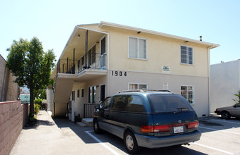 1904 W Glenoaks Blvd in Glendale, CA - Building Photo - Building Photo