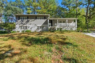 3268 Briarwood Blvd in East Point, GA - Building Photo - Building Photo