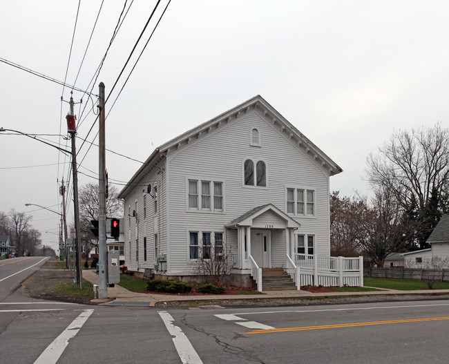 1703 Lake Rd in Hamlin, NY - Foto de edificio - Building Photo