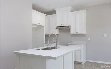 2423 N Vly Cir in La Feria, TX - Building Photo - Building Photo