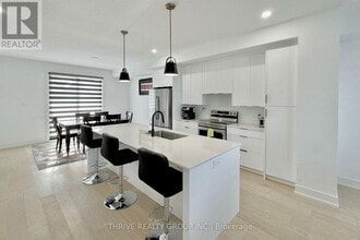 1979 Upperpoint Gate in London, ON - Building Photo - Building Photo