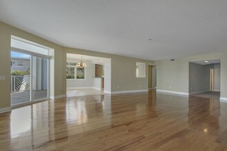 309 E Ocean Ave-Unit -103 in Lantana, FL - Building Photo - Building Photo