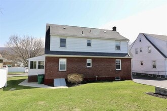 82 S Chestnut St in Beacon, NY - Building Photo - Building Photo