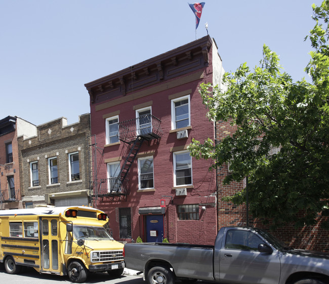 19 Carroll St in Brooklyn, NY - Foto de edificio - Building Photo