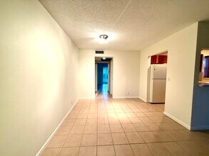 22 Andover A in West Palm Beach, FL - Building Photo - Building Photo