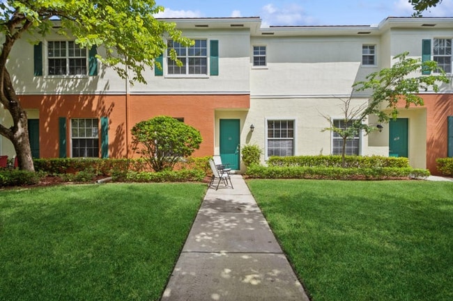 148 SW 7th Ct in Pompano Beach, FL - Foto de edificio - Building Photo