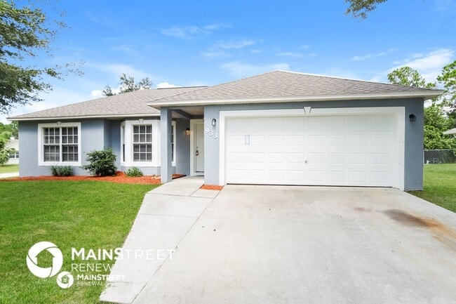 property at 933 Carver Rd SE