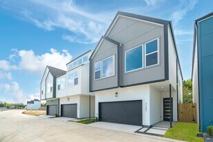 7707 Inwood Grv Ln in Houston, TX - Building Photo