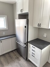 214 S Birmingham Ave, Unit 2 in Pittsburgh, PA - Building Photo - Building Photo