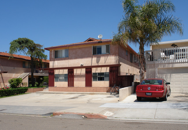 952-958 Tourmaline St in San Diego, CA - Building Photo - Building Photo