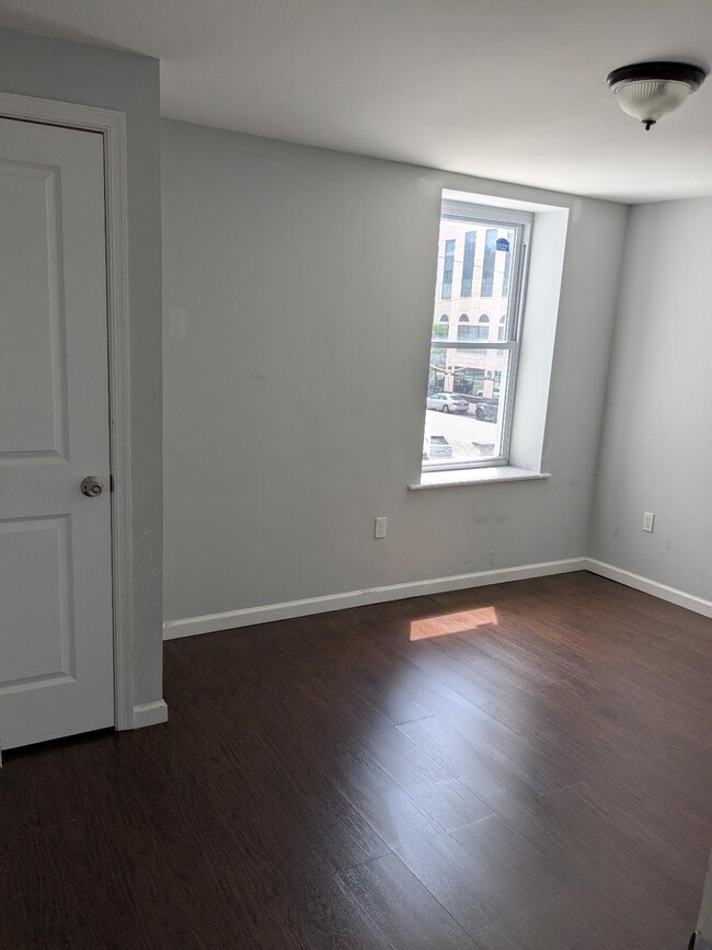 204 Cherry St, Unit 2nd floor