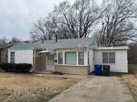 1844 S Beacon Ave in Sedalia, MO - Building Photo