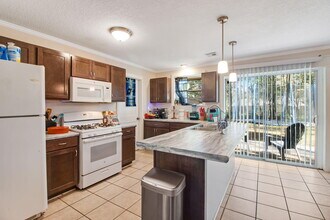 876 E Walnut Ave in Crestview, FL - Building Photo - Building Photo