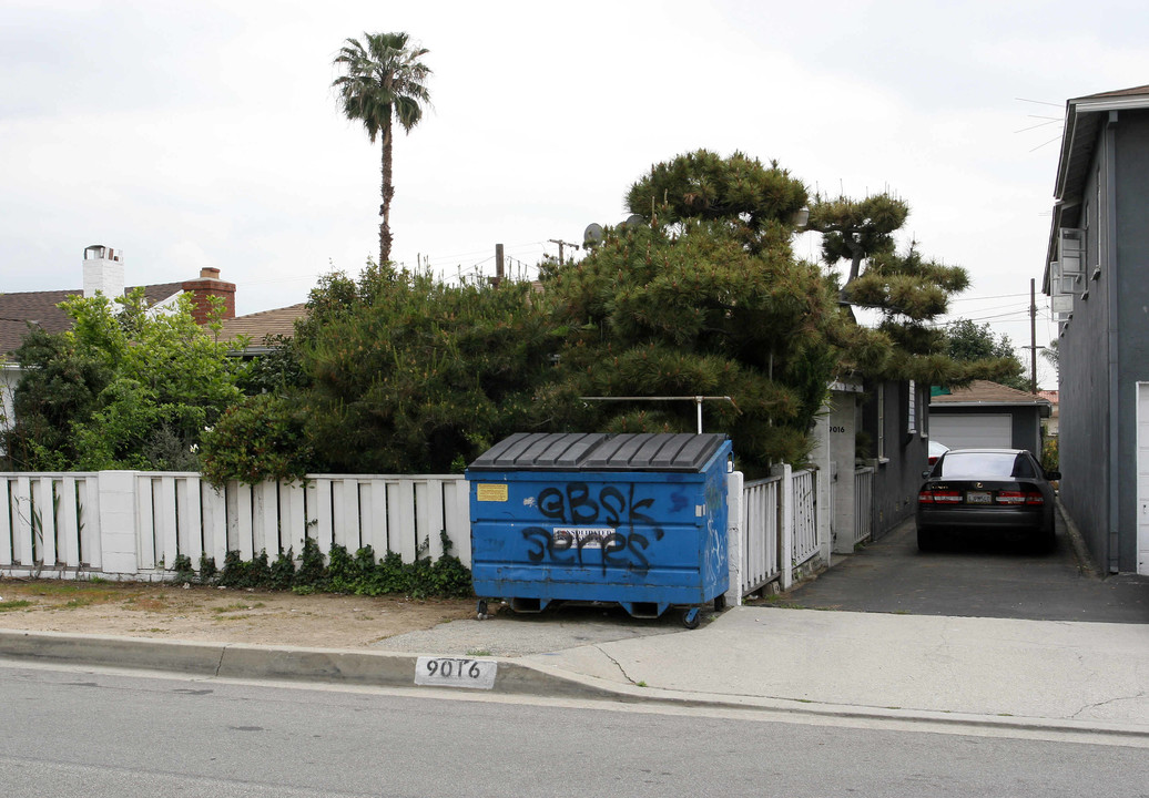 9016 Guess St in Rosemead, CA - Foto de edificio