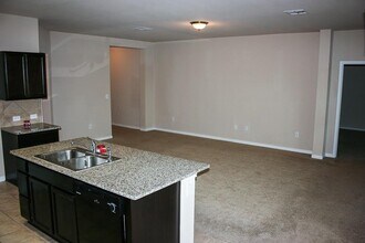 5721 Roderick Dr in Austin, TX - Building Photo - Building Photo