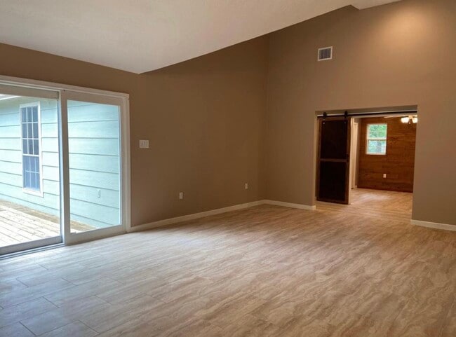 17821 Theiss Mail Rte Rd