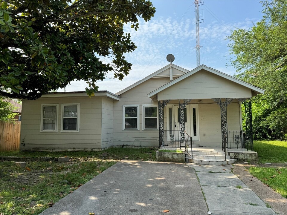 509 Stimpson St in Baytown, TX - Building Photo