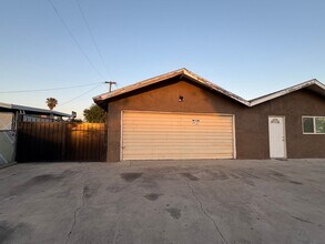 710 Chateau Ct in Bakersfield, CA - Building Photo - Building Photo
