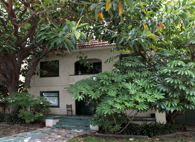 1808-1812 E 2nd St in Long Beach, CA - Foto de edificio - Building Photo