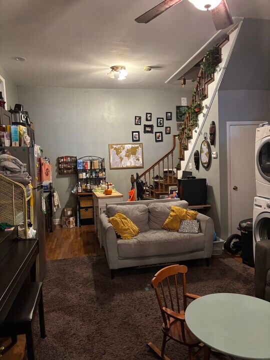 2518 Poplar St, Unit 1 Front in Philadelphia, PA - Building Photo