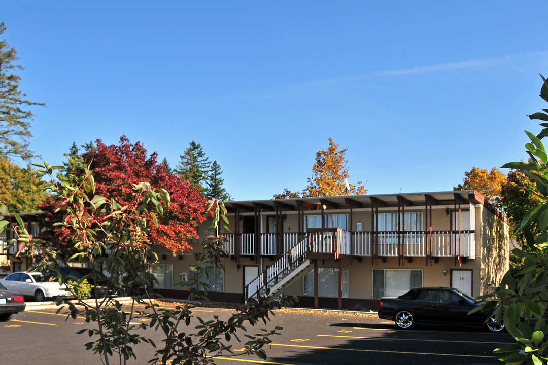 Villa Stark Apartments in Portland, OR - Building Photo